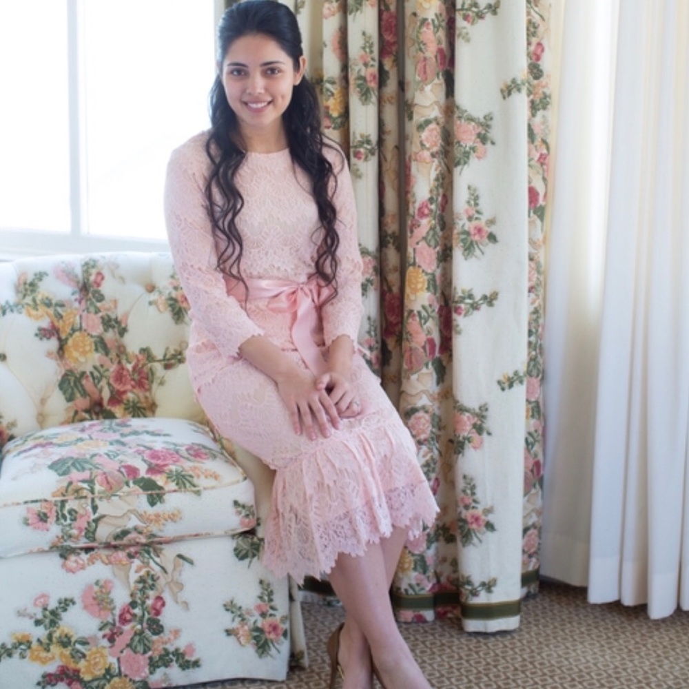 Dainty Jewell’s Top! Worn once! 💕